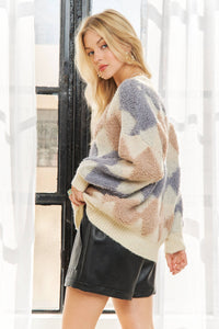 FLUFFY DIAMOND COZY SWEATER