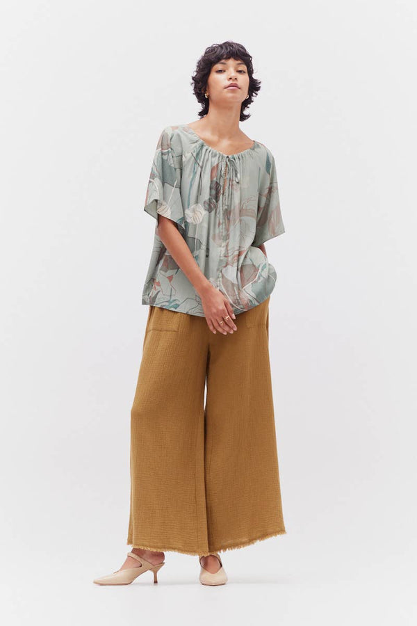 Palm & Pearl Top