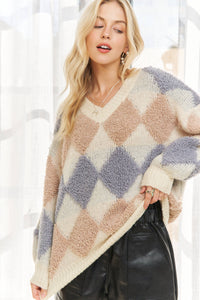 FLUFFY DIAMOND COZY SWEATER