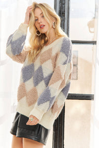 FLUFFY DIAMOND COZY SWEATER