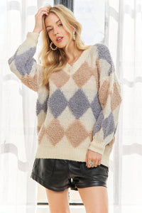 FLUFFY DIAMOND COZY SWEATER