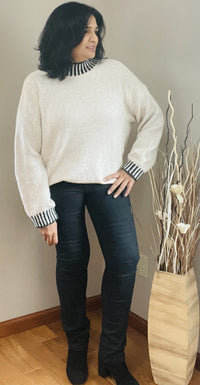 EDGE ACCENT LOOSE FIT SWEATER