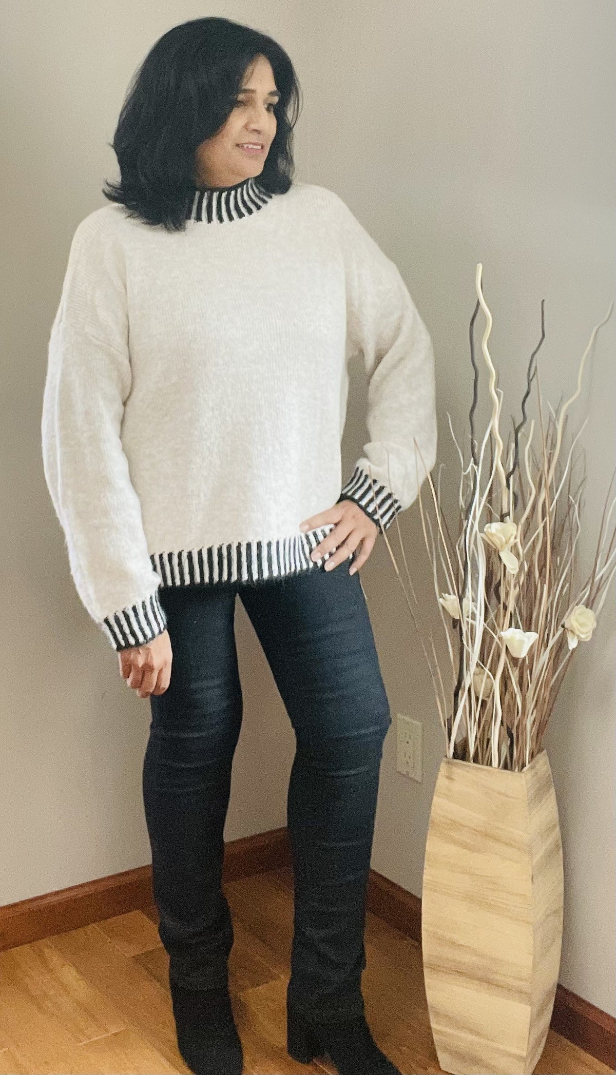 EDGE ACCENT LOOSE FIT SWEATER