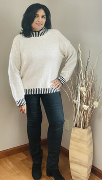 EDGE ACCENT LOOSE FIT SWEATER