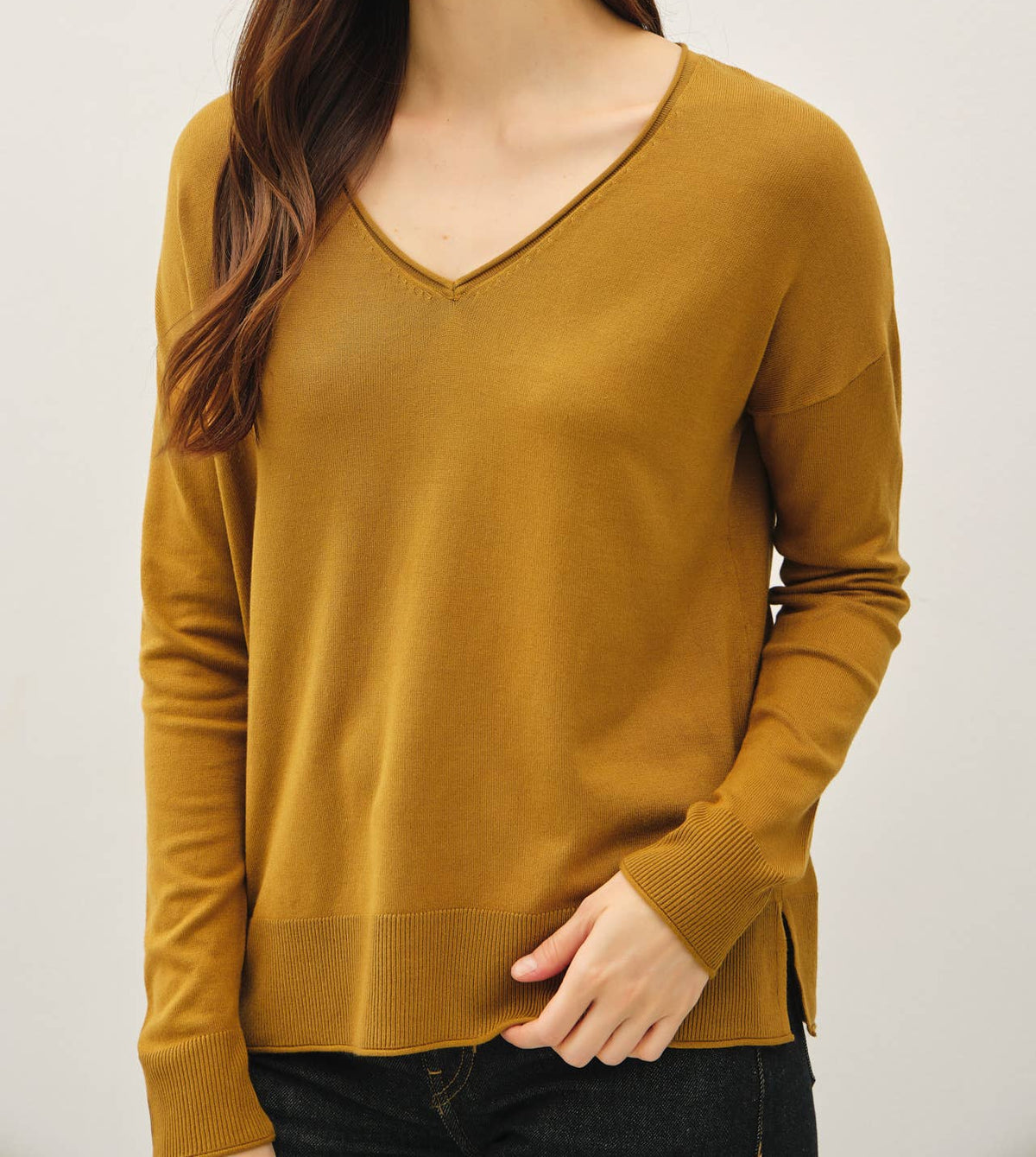 Golden V-NECK SWEATER