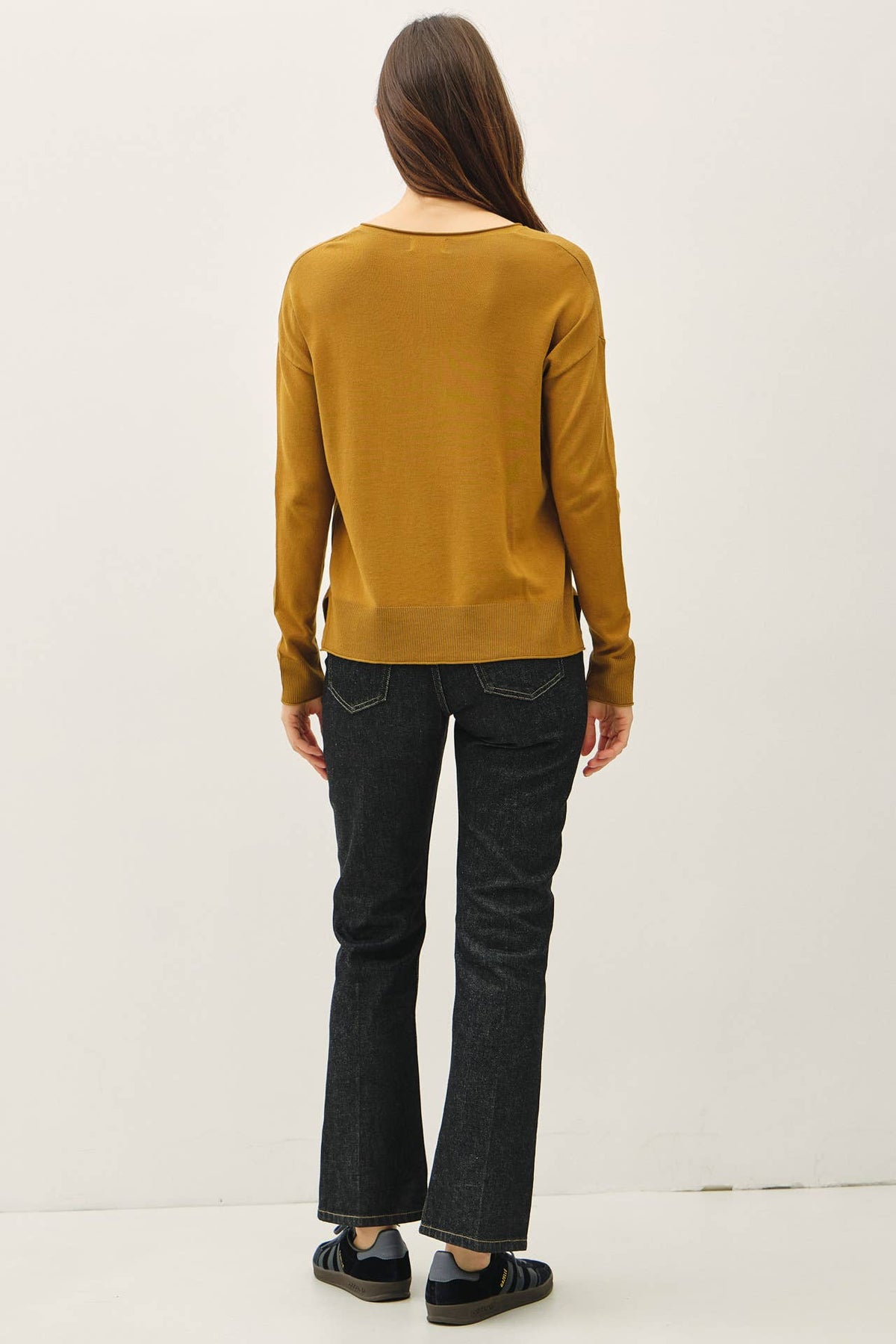 Golden V-NECK SWEATER