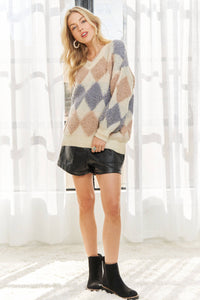 FLUFFY DIAMOND COZY SWEATER