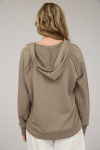 HOODED V NECK RAW EDGE LONG SLEEVE MOCHA