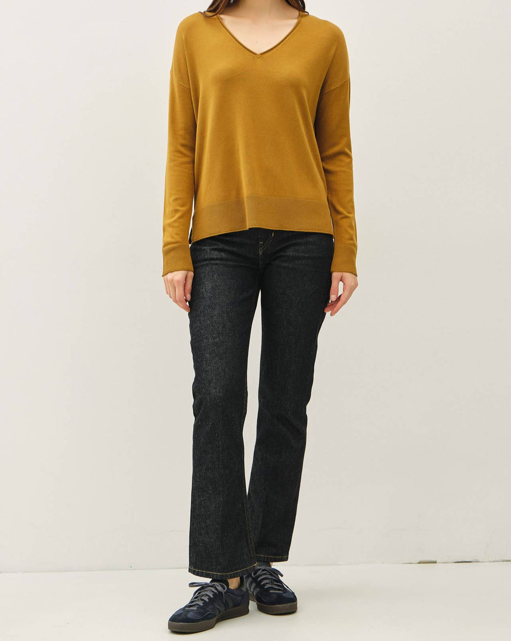 Golden V-NECK SWEATER